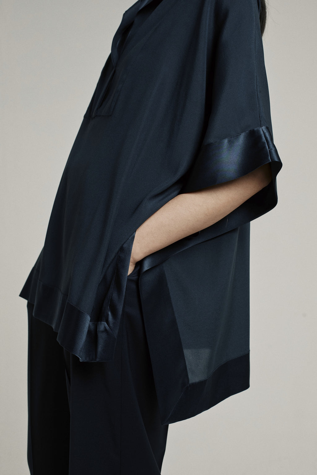 TOGA SILK | BLUE BLACK