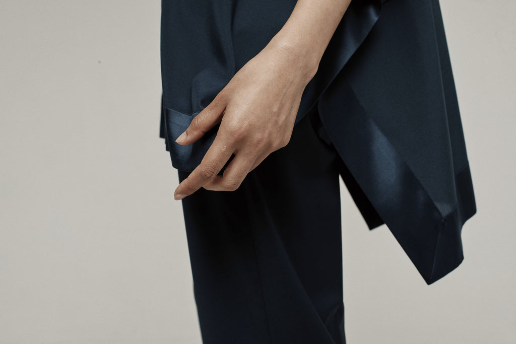 TOGA SILK | BLUE BLACK