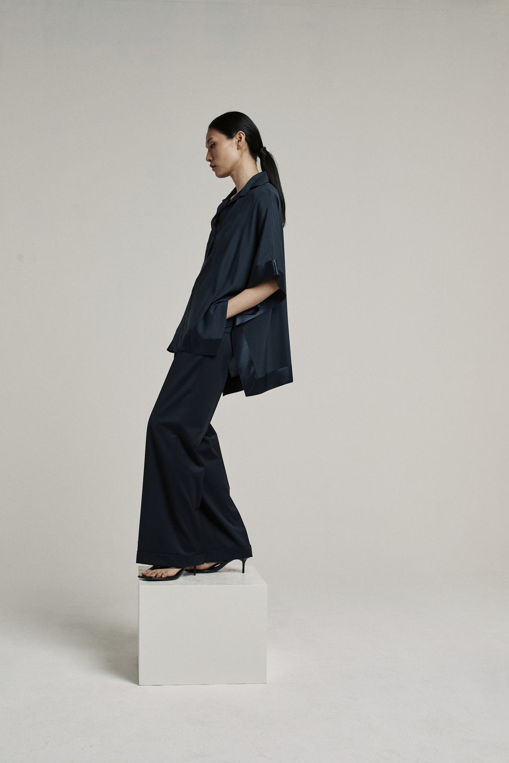 TOGA SILK | BLUE BLACK