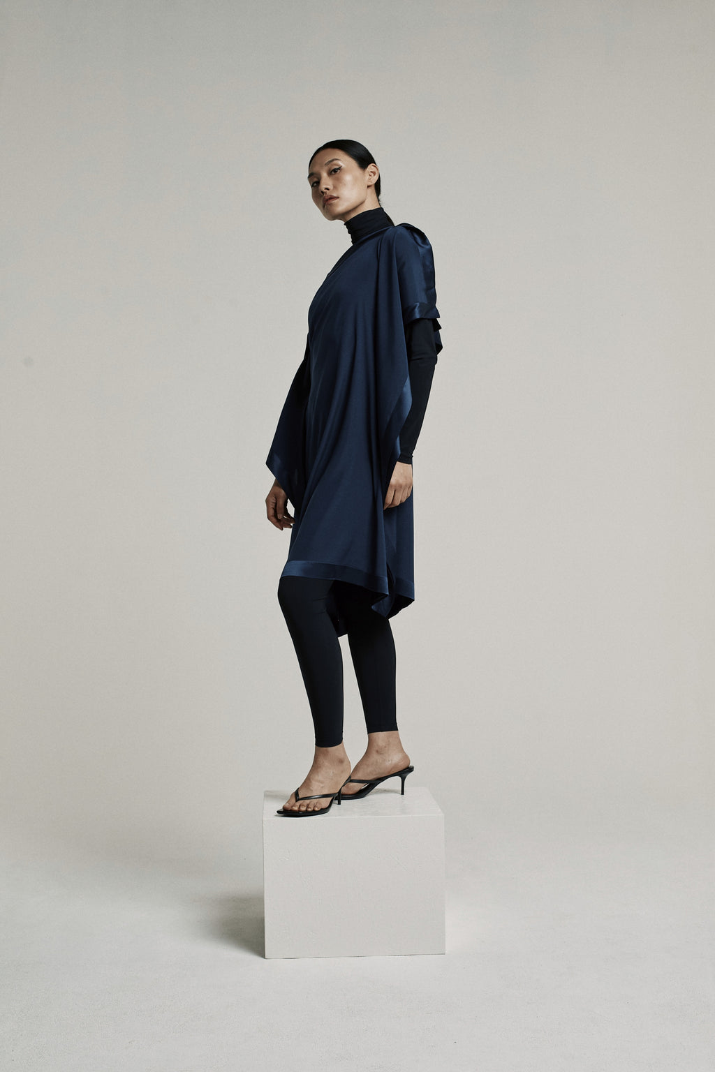 SOUL TURTLENECK MAT | BLUE BLACK